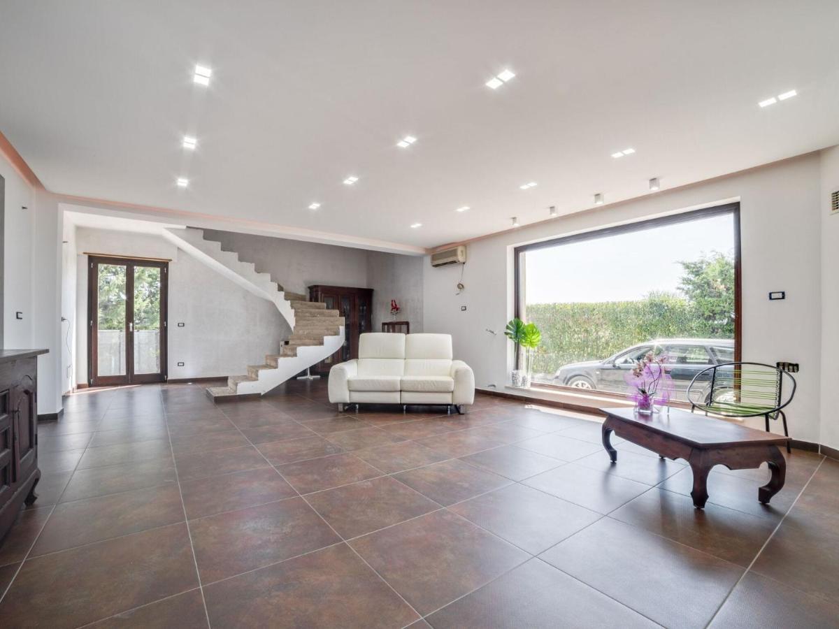 Belvilla By Oyo Modern Villa In Nissoria With Pool Εξωτερικό φωτογραφία